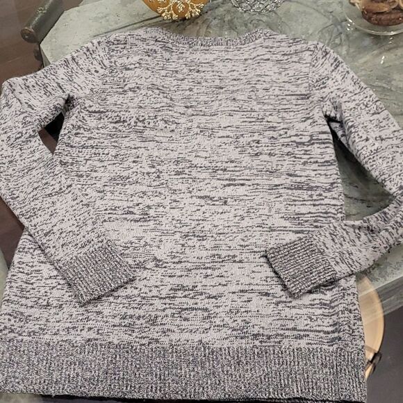𝅺TALULA V NECK GRAY ANGORA CASHMERE BLEND SWEATER - Picture 4 of 5